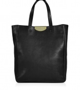 Streamline busy days with Maison Martin Margielas sleek black leather shopping bag, perfect for busy work days and chic weekend errands alike - Metal plaque at the top, internal zippered pouch, zippered back wall pocket - Pair with tailored business looks or laid-back weekend separates