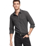 With a sleek fit and a stylish heathered design, you can get down with this Kenneth Cole New York button down.