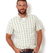 With a classic pattern, updated color, and all the right features, this short sleeve shirt from Nautica has it all.