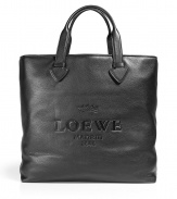 Luxurious bag in black leather - classic and currently very hip shopper shape - very comfortable handles with decorative arrow finish - embossed Loewe logo adds a stylish finish - a genuine favorite, robust and functional - super size, fits a laptop, too