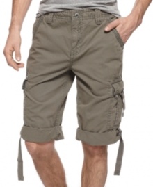 Casual cool in an instant. These cargo shorts from DKNY Jeans are a stylin' warm-weather staple.