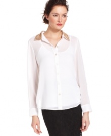 Sunny Leigh jazzes up this button-front blouse with a sequined collar and fab fit!