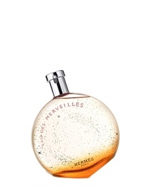 Eau des Merveilles tells the tale of an imaginary journey at HERMÈS, the feet on the ground, the head among the stars. A modern fairy tale, bursting with charm and mystery. The perfume of enchantment, capturing the spirit of wood, the memory of the oceans and the sparkle of a constellation. Woody, amber.