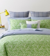 Tommy Hilfiger's Hydrangea Petals sheet set is the ideal complement to this bedding collection, featuring a classic blue and green railroad stripe.