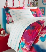 No need to draw the line on chic style. The Poppy Art Floral sheet set features blue, bubbly stripes upon a crisp white ground, making this set the perfect understated complement to the bold, colorful print upon the comforter.