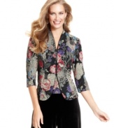 A floral print with chic metallic detail will be the highlight of your next special occasion! Pair this Alex Evenings jacket and cami with your favorite dressy pants or a long skirt for the next wedding or formal event on your calendar.