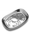 Great for serving bread, crab cakes and biscuits, the Crab with Shell bread tray will change the way you feed a crowd, streamlining every step of the meal in ultra-durable, temperature-retaining metal. From Wilton Armetale's collection of serveware and serving dishes.