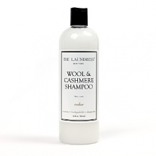 The Laundress Wool & Cashmere Shampoo was developed by combining cedar extracts and sulfate-free shampoo to clean and preserve the natural components of the yarns. This product can be used for both hand and machine washing. The Laundress Cedar scent is perfect for both everyday washing and added care for seasonal storage.