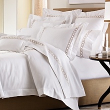 Elegant bedding made by one of the world's finest linen makers. Hotel Sweet Hotel by Pratesi is the type of bedding you find in the world's finest hotels and is the preferred choice of celebrities, dignitaries and travelers of the world.