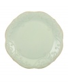 With fanciful beading and a feminine edge, Lenox French Perle dinner plates have an irresistibly old-fashioned sensibility. Hardwearing stoneware is dishwasher safe and, in an ethereal ice-blue hue with antiqued trim, a graceful addition to every meal. Qualifies for Rebate