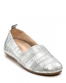 In gilded metallic silver or gold, these low-key driving flats from House of Harlow 1960 add glamourous flair to off-duty days.