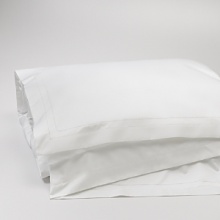 Luxurious 800 thread count Egyptian cotton duvet with double hemstitch detail. Complements all Hudson Park Sheeting.