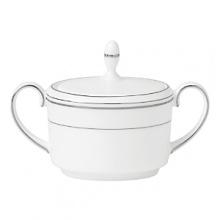 Sparkling platinum and mica accent this decidedly contemporary Vera Wang sugar bowl, lending a look that's fresh and dimensional.