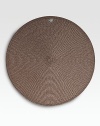 This round mat comes adorned with a delicate silver medallion to ensure that each table setting is always accessorized. Nylon15WSponge cleanImported