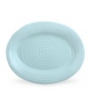 From celebrated chef and writer, Sophie Conran, comes incredibly durable dinnerware for every step of the meal, from oven to table. A ribbed texture gives this oval platter the charming look of traditional hand-thrown pottery.