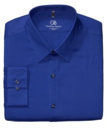 In a saturated slim fit and easy-care fabrication, this shirt from Geoffrey Been instantly elevates your morning routine.