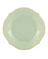 With fanciful beading and a feminine edge, this Lenox French Perle tidbit plates have an irresistibly old-fashioned sensibility. Hardwearing stoneware is dishwasher safe and, in an ethereal ice-blue hue with antiqued trim, a graceful addition to any meal. Qualifies for Rebate