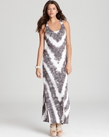 Tie-dye rendered in chevron stripes creates a cool effect on this summer-perfect C&C California maxi dress.