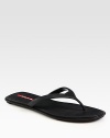 A timeless favorite, designed for seasons of comfortable wear.Thong styleRubber upper Rubber soleImported