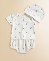 Your newborn's first three-piece set is soft and stylish, printed with the signature knight and comes in its own matching bag.Envelope necklineShort sleevesElastic waistband and leg openingsRibbed hatCottonMachine washImported