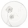 Recall the childhood pastime of wishing on a dandelion with kate spade new york's Dandy Lane collection. Accented with fluffy flowers and floating spores, this plate is sophisticated, unique and full of whimsy.