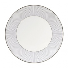 The contemporary clean lines of Jasper Conran's beautifully tailored clothing collections have provided the inspiration for the chick Pinstripe tableware collection. The decoration used is simple and makes a powerful statement when used alone, yet it adds color, contrast and interest when mixed and matched with Jasper Conran's iconic white collection.