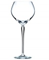 A hand-pulled stem elevates the already-exquisite Bellport wine glass, complementing every table setting with the quiet brilliance of kate spade new york.