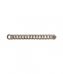 Inject instant chic to your look with this silver-tone chain bracelet from Marc by Marc Jacobs - Chain link bracelet with turn-lock closure - Style with a casual ensemble or an early evening cocktail look