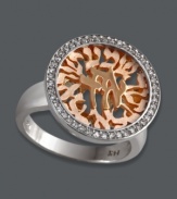 Let your unique side shine in this intricate, vintage-inspired ring. Shema by Effy Collection design features a 14k white gold setting and band with a patterned 14k rose gold center and sparkling round-cut diamond (1/5 ct. t.w.) edges. Size 7.