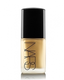 NARS Sheer Matte Foundation enhances your overall natural complexion. The weightless formula absorbs oil and keeps skin shine-free all day long while improving skin brightness, radiance and texture. It leaves the complexion with a luminous, fresh finish. Suitable for normal, normal-to-oily, oily and very oily skin types.