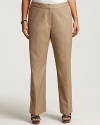 Rendered in relaxed cotton, these Tahari Woman trousers boast a clean, streamlined silhouette.