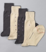 Keep a sleek line from head to toe. These Tommy Hilfiger socks streamline your dress look.