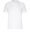 Stylish T-shirt in white cotton - by L.A. hip label James Perse - extremely comfortable mashine washable material - classic T-shirt cut with crew neck and short sleeves - slim, straight and nice and long cut - genius basic for every day, versatile use - wear under a sweater or sports jacket or solo - styling: pairs with jeans in all washes, chinos or corduroy pants