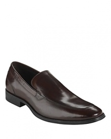 Sleek, full-leather slip on from Cole Haan, with the added comfort and support of Nike Air™ technology in the heel.