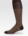 Over-the-calf socks featuring a classic herringbone pattern and solid ends.CottonMachine washMade in Italy of imported fabric