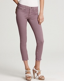 These rag & bone/JEAN cropped pants are a new-season favorite, featuring a soft lavender hue and zippers at the inner hems for a modern update to the casual style. Faux pockets keep the look sleek.