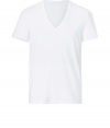 With a cool cut in soft cotton, Closeds V-neck tee is a modern take on this must-have essential style - V-neckline, short sleeves - Slim fit - Wear with a pullover, jeans and lace-ups