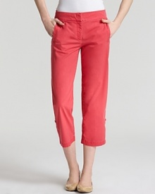 Cut in an easy cropped silhouette and saturated in a bold salmon hue, these Eileen Fisher capris spice up your weekend wear. Top off the pair with a colorful linen tee and tap into on-trend color blocking.