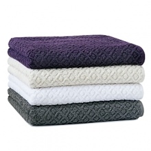 A luxe, textured hand towel as you've come to expect from Natori. Made with NatoriCotton™.