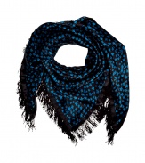 Add a celestially-inspired accent to any ensemble with Steffen Schrauts chic black and blue silk foulard - Stylish star print and elegant black fringe trim - Perennially cool triangular style ideal for knotting or draping at the neck - Pair with everything from a t-shirt and leather jacket or a cashmere pullover to a solid knit dress and blazer