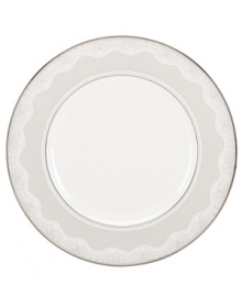 Laced with vintage elegance, the Chapel Hill accent plate features a modern silhouette and prim doily pattern with platinum trim. Fine bone china from kate spade new york ensures a head-turning table setting for dinner parties, holidays and more.