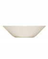 With a minimalist design and unparalleled durability, the Teema pasta bowl from Iittala's collection of white dinnerware makes preparing and serving meals a cinch. Featuring a sleek, angled edge in timeless white porcelain by Kaj Franck for Iittala.