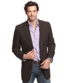 A classic brown herringbone blazer in a luxurious fabric blend gives this Club Room sport coat a sophisticated step up.