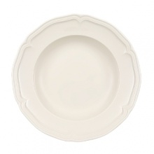 The Villeroy & Boch Manoir dinnerware collection offers mannered elegance with simple modern shapes that respect craft and classic design. With a scalloped edge, this fine soup bowl brings sophistication to your succulent stews and delicious soups, adding another dimension to your complete table setting.