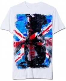 Get a new riff on your casual look with this rockin' graphic tee from American Rag.