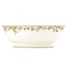 The luscious chocolate and gold motif of Golden Bough is a glamorous addition to the dinner table. Bold and alluring, each piece is graced with the delicate design of golden leaves. The very romantic twirl of the vine and leaves showcases Lenox artistry at its finest.