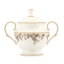 The luscious chocolate and gold motif of Golden Bough is a glamorous addition to the dinner table. Bold and alluring, each piece is graced with the delicate design of golden leaves. The very romantic twirl of the vine and leaves showcases Lenox artistry at its finest.