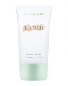 This gentle cleanser combines sea algae fibers and white pearl powders to purify, re-mineralize and promote a healthy-looking, bright complexion. Magnetized tourmaline and La Mer's exclusive Deconstructed Waters(TM) enable The Cleansing Foam to draw dirt, debris and makeup out and away from even the most delicate complexion, leaving behind a pure, crisp feeling. ¬Sea algae fibers boost the foaming action and a luxurious lather. Rich in bio-minerals and vitamins, these natural fibers help replenish skin¹s essential nutrients, leaving it perfectly balanced and refreshed. Long valued for their restorative properties, an exclusive combination of white pearl powders delicately polishes the skin. This precious blend revitalizes the skin with amino acids, promoting a healthy-looking, bright and lustrous complexion each day.