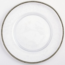 Arte Italica introduces the market's premier pewter and glass dinnerware collection. Mouth-blown glass is accented with a pewter beaded rim to create a look that is truly unique. Tesoro is a collection of dinnerware that sets a beautiful table.