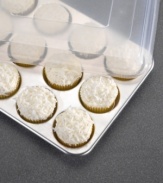 Do you know the muffin man? Now you can create the same bakery-style muffins and cupcakes with ease in this natural aluminum pan which promotes even baking and browning for ideal results every time. Lifetime warranty.